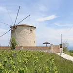 Anemomilos Villa
