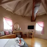 Villa Anemomilos *