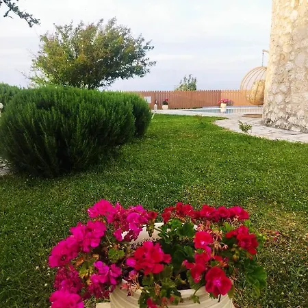 Villa Anemomilos
